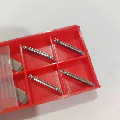 Mảnh chèn cacbua vonfram không tráng, chịu uốn, 14.4 G/CM3 dùng cho gia công thép không gỉ